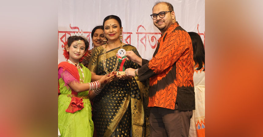 গোল্লাছুট শিল্প ও সাহিত্য সম্মাননা পেলেন কণ্ঠশিল্পী তাহসিন খান